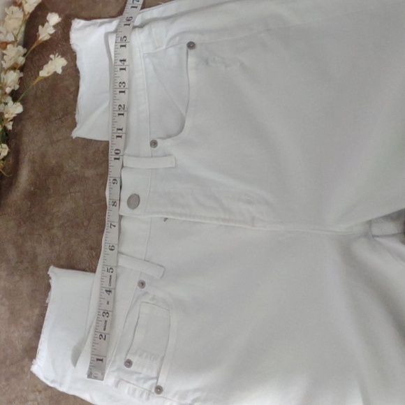 Gap High Rise True Skinny Jeans - White Distressed with Raw Hem Size 29 - Picture 13 of 15